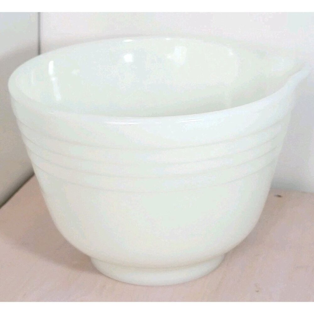 Vintage Pyrex White Milk Glass Hamilton Beach #15 Ribbed Mixing Batter Bowl